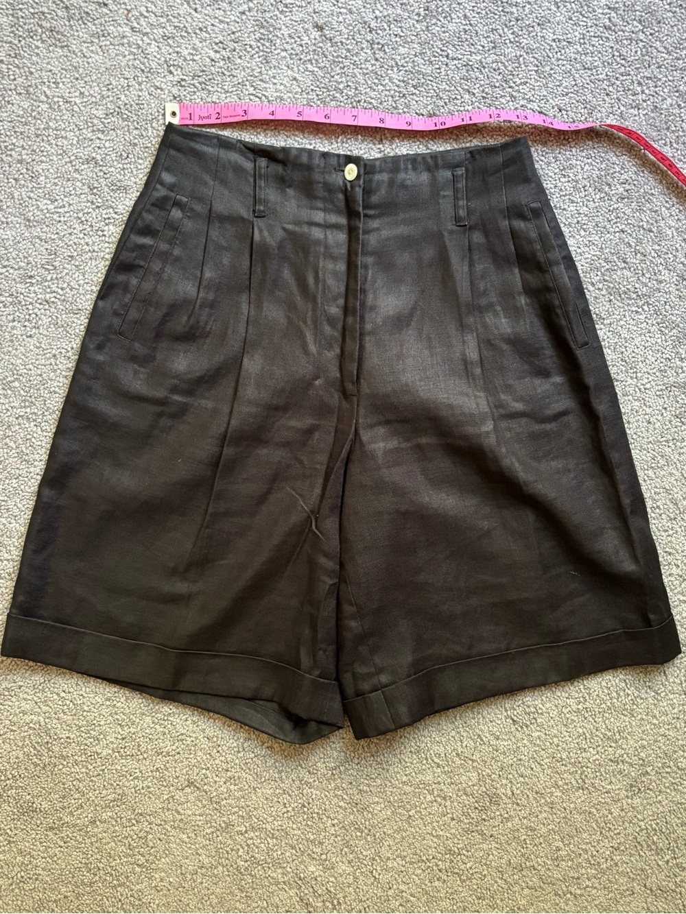 Vintage High-Waisted 100% Linen Shorts - Picture 2 of 12